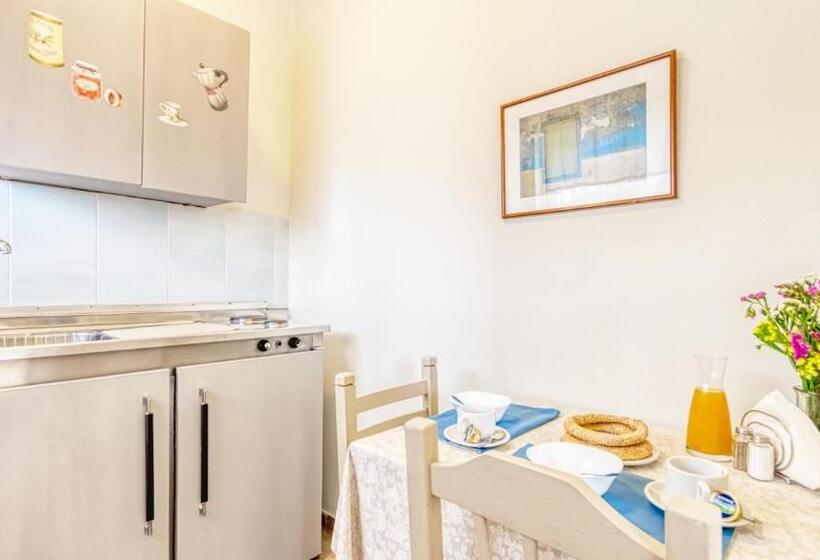스탠다드 스튜디오, Akrotopi Apartments