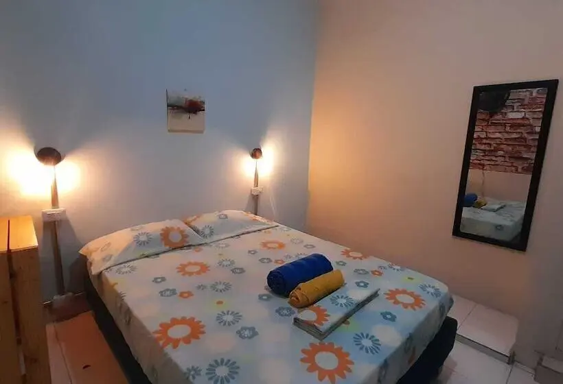 バスルーム共有のシングルスタンダード, La Casa De Adry
