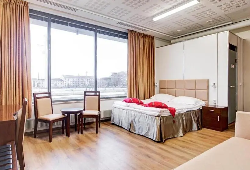 اتاق لوکس, Citi Inn