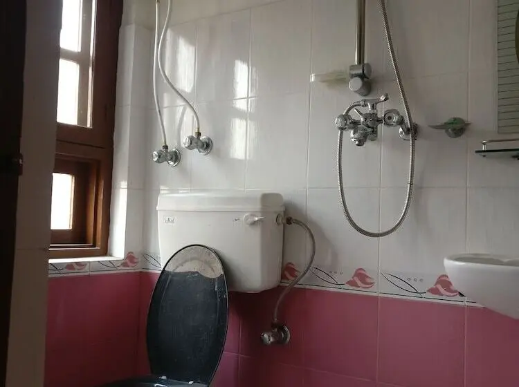 اتاق استاندارد, Om Pension Guest House