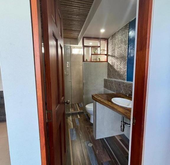 غرفة عائلية, El Jardin