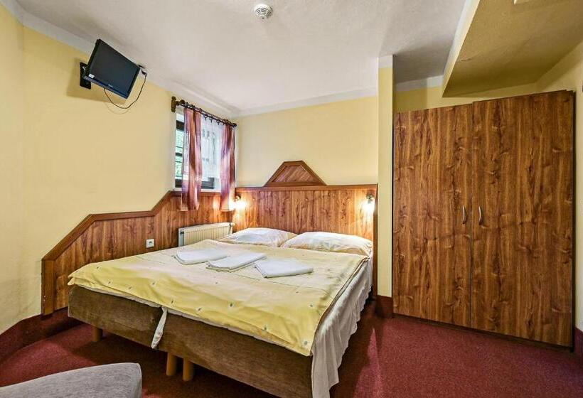 バスルーム共有のトリプルスタンダード, David Wellness