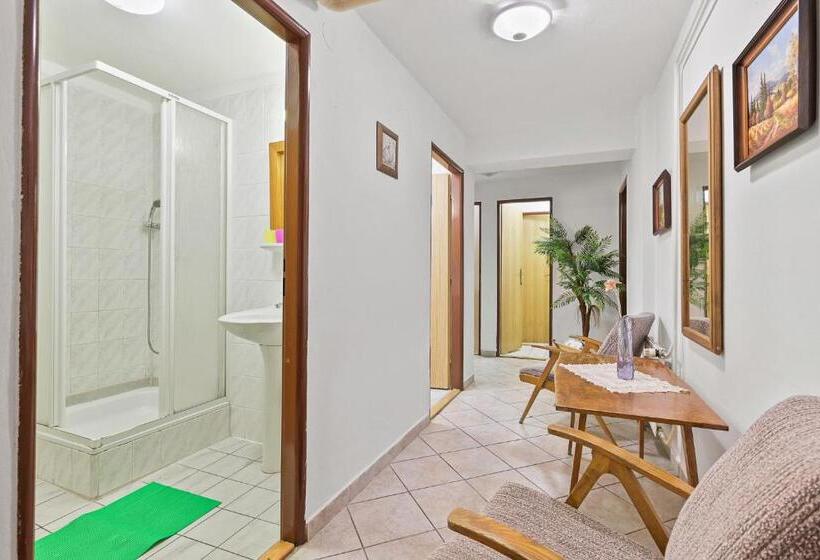 غرفة رباعية اقتصادية مع حمام مشترك, David Wellness