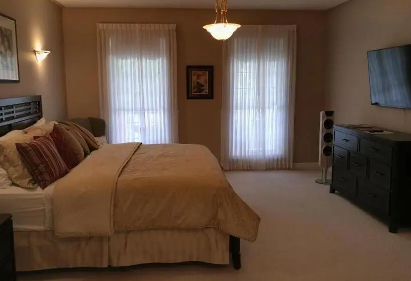 سوییت, The White House Boutique B&b