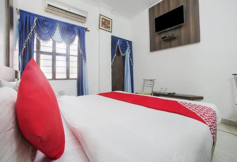 Трехместный Номер Классика, Shri Sai Residency