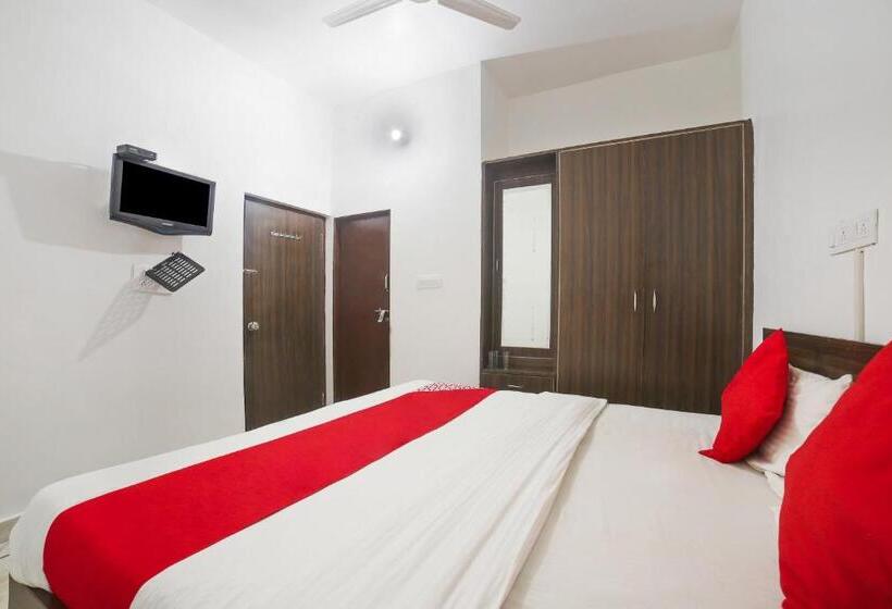 Трехместный Номер Классика, Shri Sai Residency