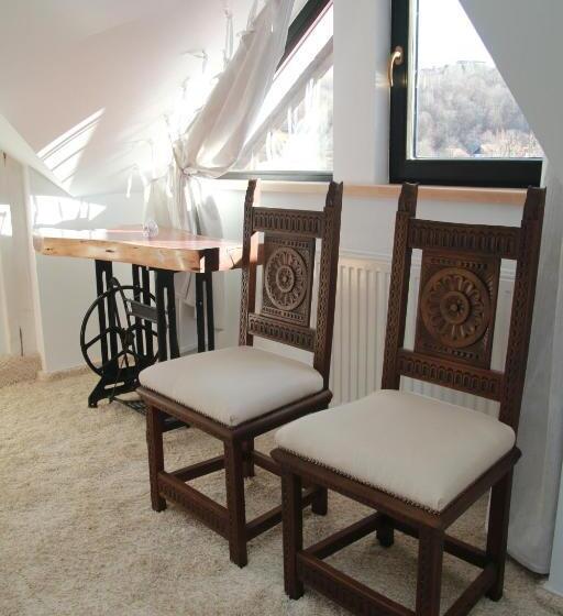 اتاق لوکس, Conacul Bratescu