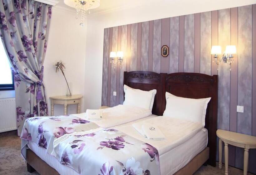 اتاق لوکس, Conacul Bratescu