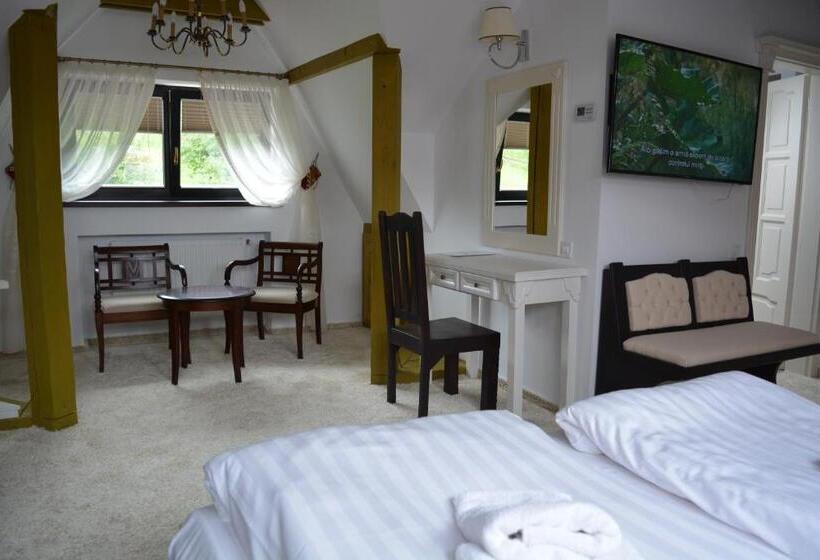 سوئیت 2 خوابه, Conacul Bratescu