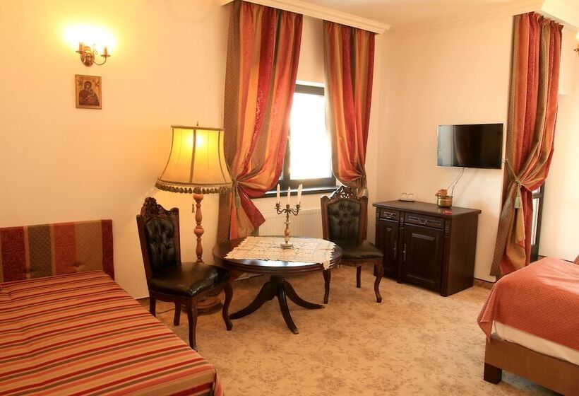 اتاق لوکس, Conacul Bratescu