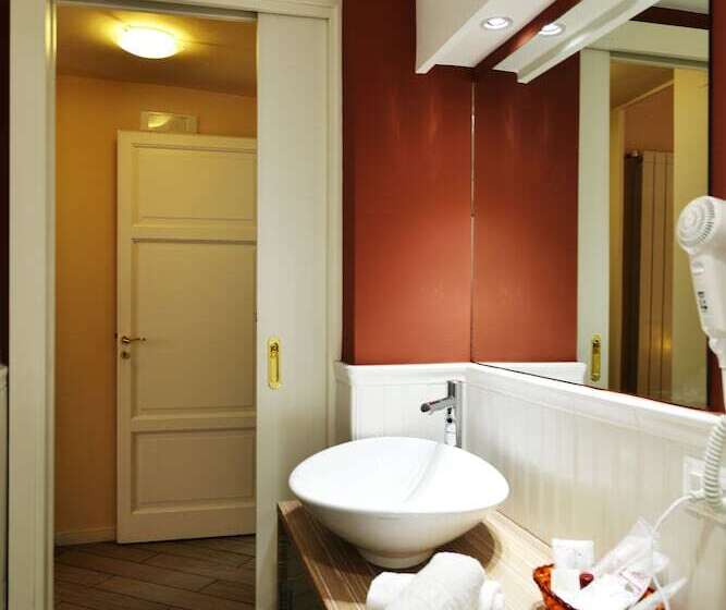 经典四人房间, 174 Via Roma