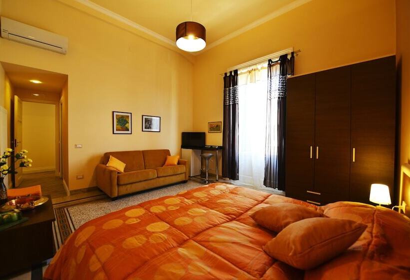 带阳台标准四人间, 174 Via Roma