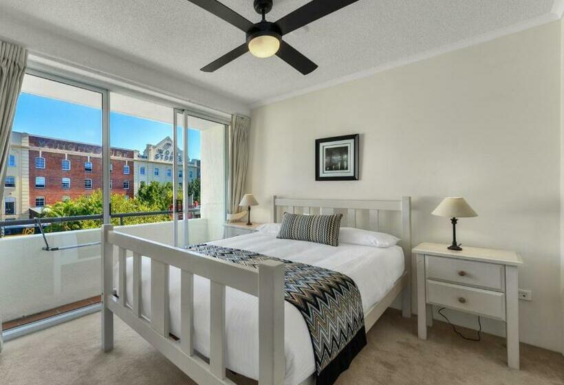 침실 2개 아파트, Goldsborough Place Apartments