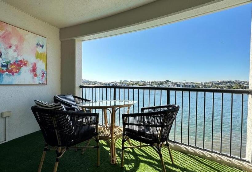 דירת חדר, Goldsborough Place Apartments