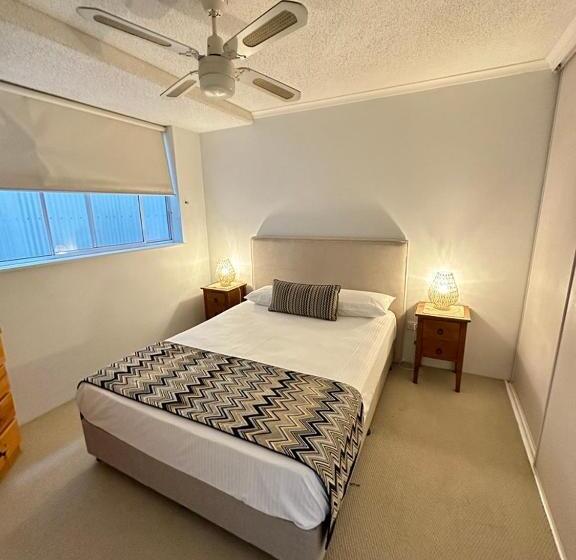 דירת חדר, Goldsborough Place Apartments