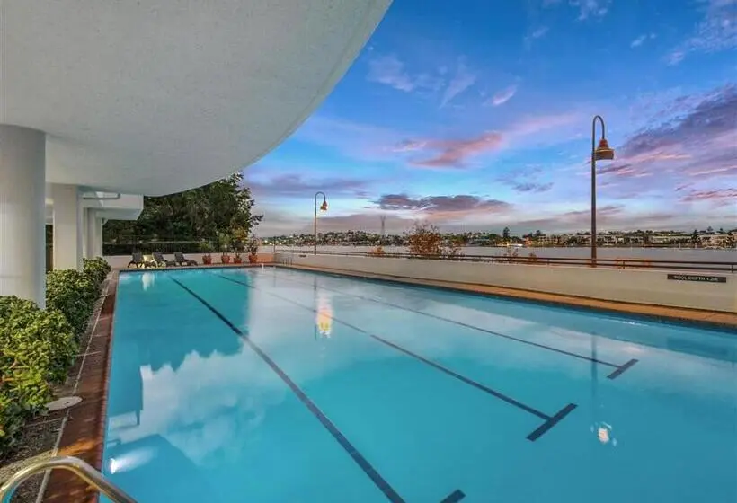 2ベッドルームアパートメント, Goldsborough Place Apartments