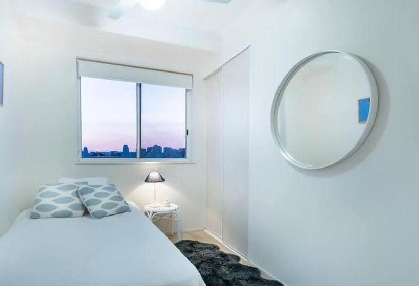 דירת שני חדרים, Goldsborough Place Apartments