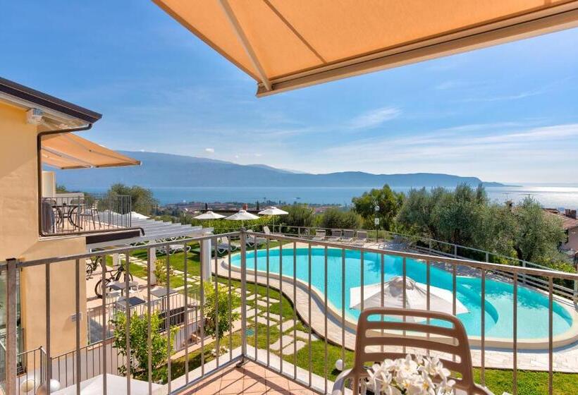 2 Bedrooms Apartment Lake View, La Chioma Di Berenice Garda Residence