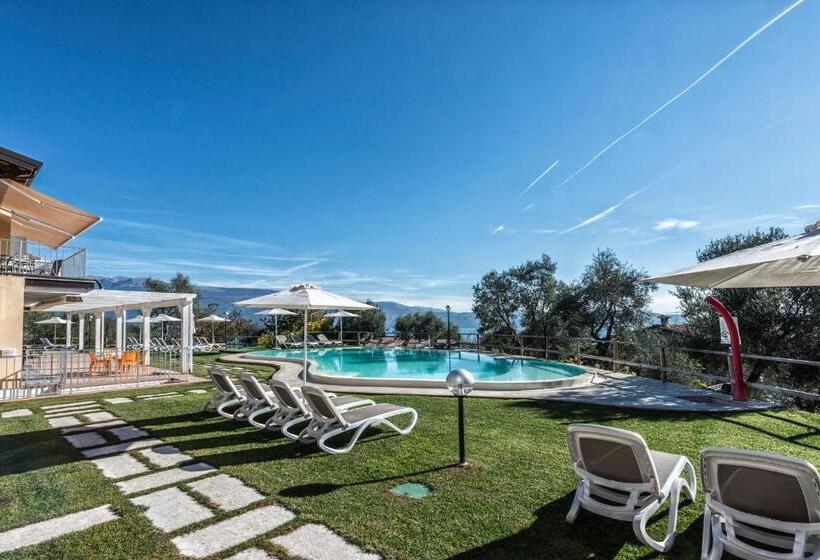 2 Bedrooms Apartment Lake View, La Chioma Di Berenice Garda Residence