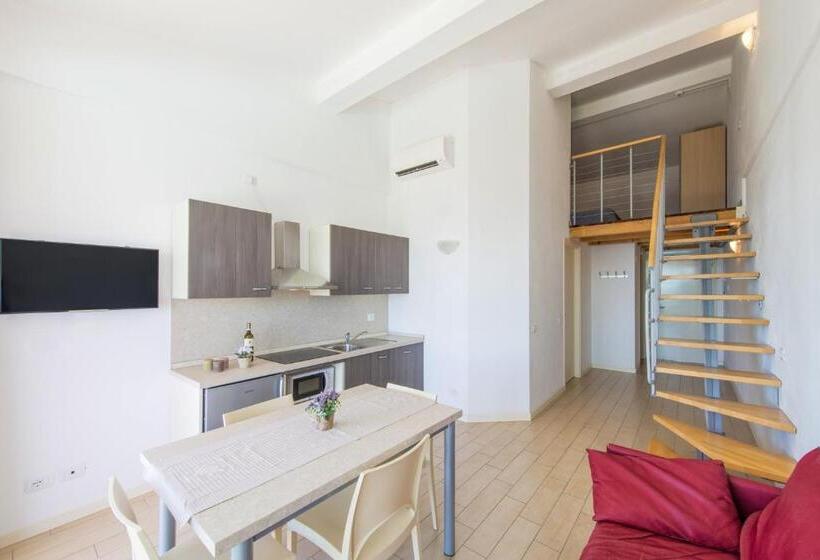 2 Bedrooms Apartment Lake View, La Chioma Di Berenice Garda Residence