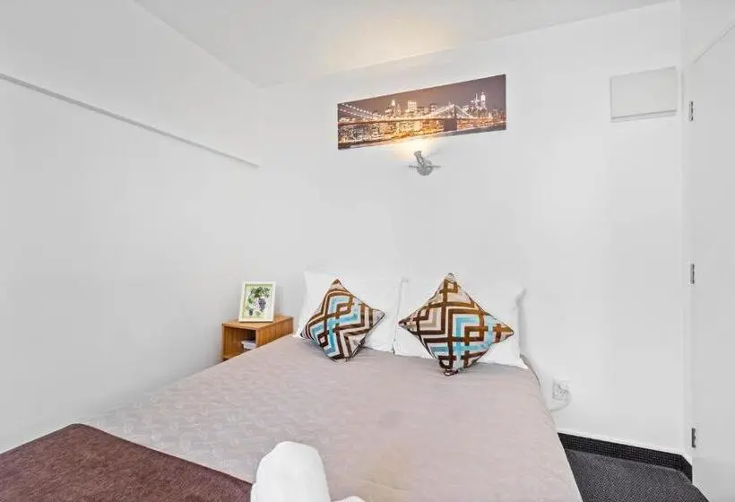 スイート, Ascot Vale Motor Lodge