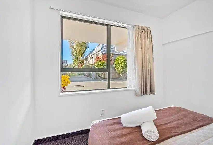 スイート, Ascot Vale Motor Lodge