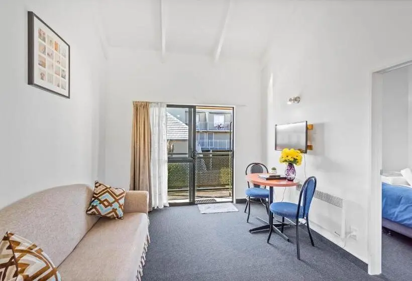 ペントハウススイート, Ascot Vale Motor Lodge