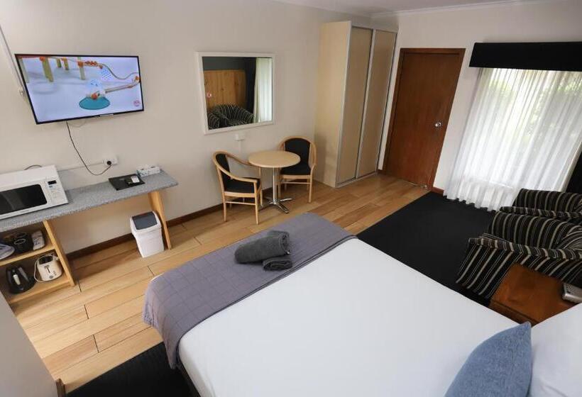 اتاق لوکس با تخت دو نفره بزرگ, Sleepy Hill Motor Inn