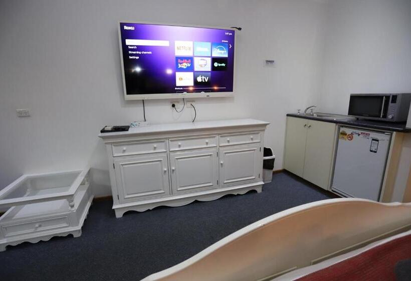 Люкс Кровать Кинг, Sleepy Hill Motor Inn