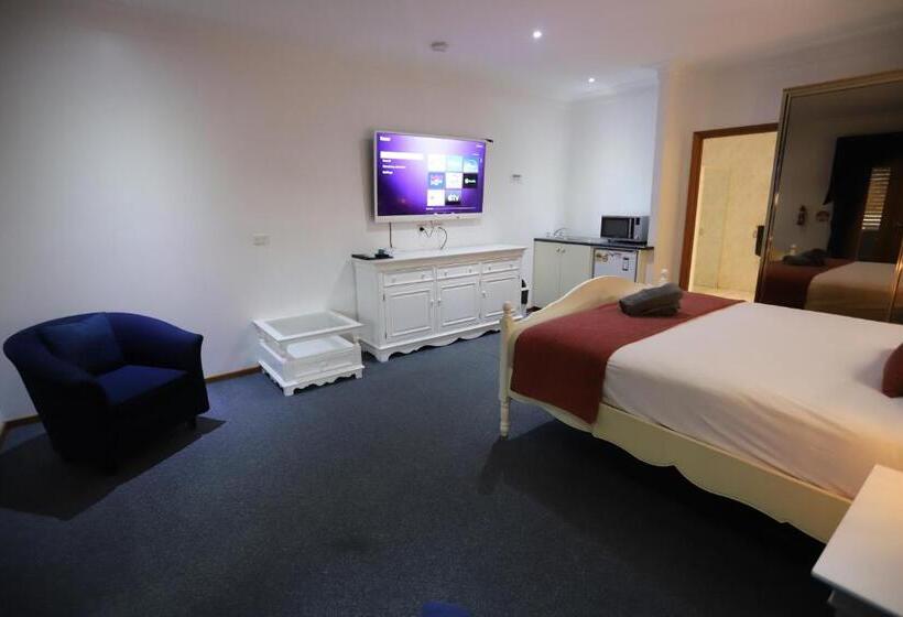 Люкс Кровать Кинг, Sleepy Hill Motor Inn