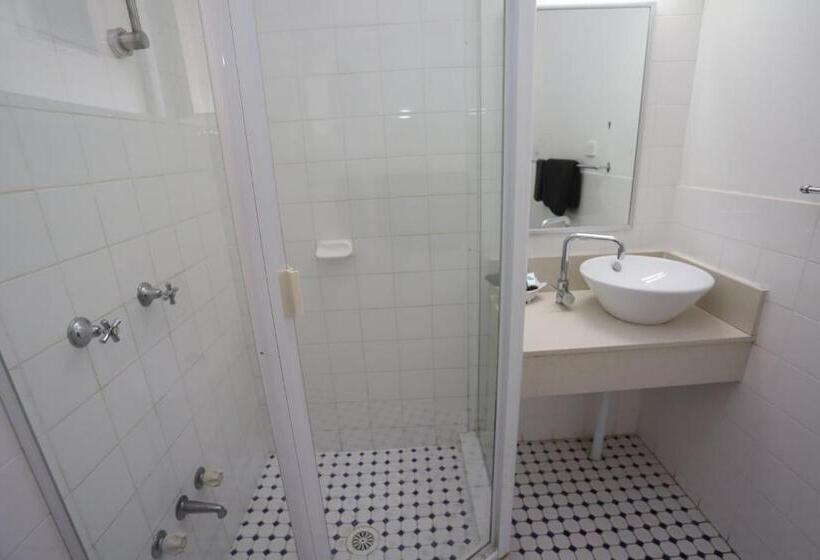 Семейный Номер, Sleepy Hill Motor Inn