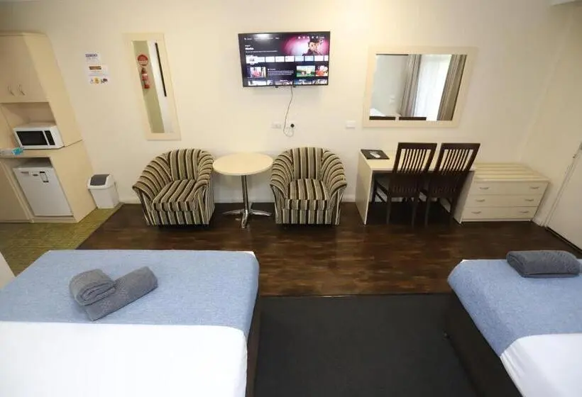 デラックスルーム, Sleepy Hill Motor Inn