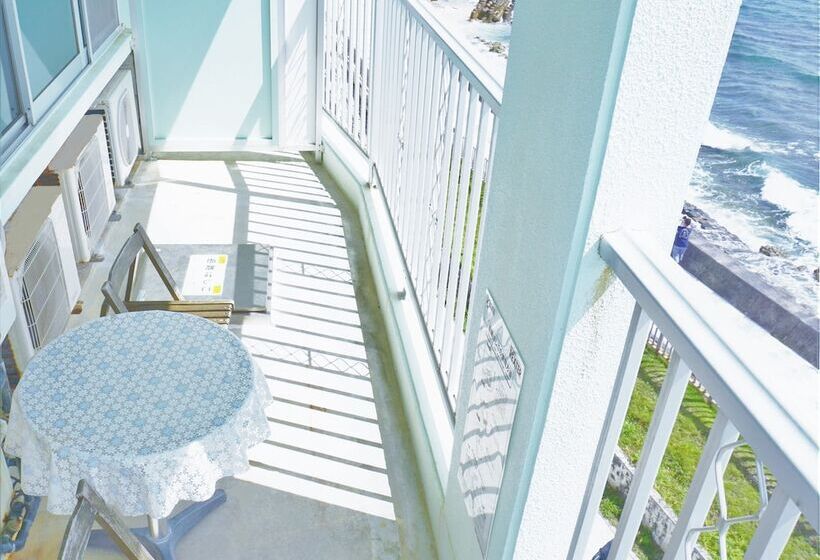 Quarto Basic, Okinawa Ocean Front