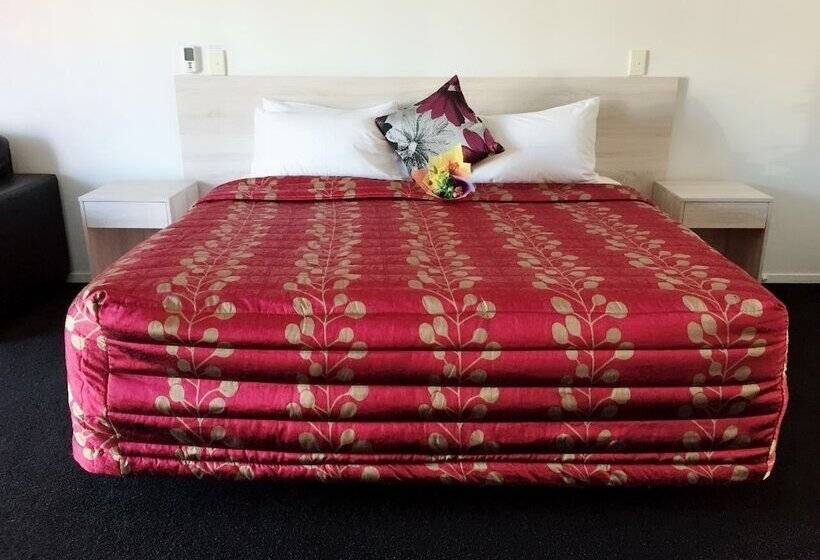 استودیو ساده, Rose Court Motel