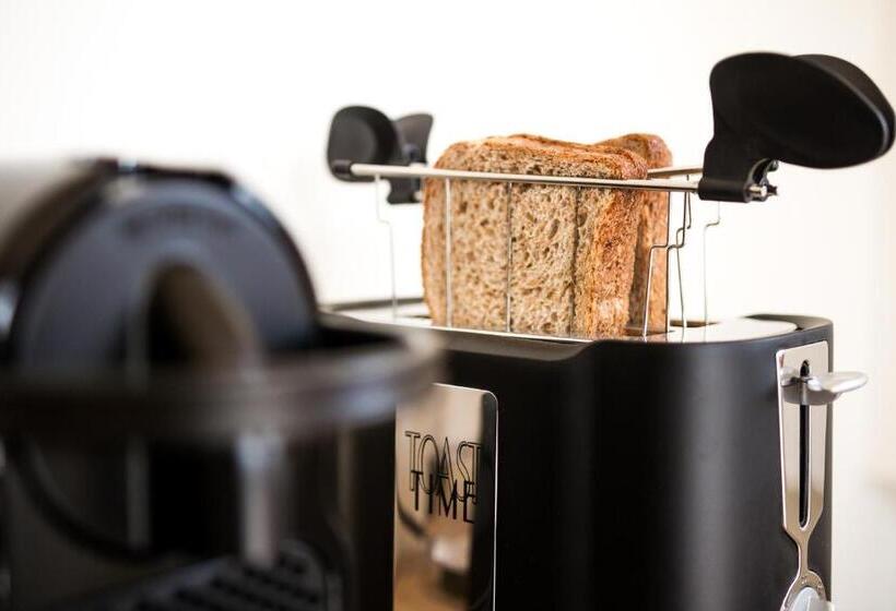 سوییت سوپریور, 4b B&b