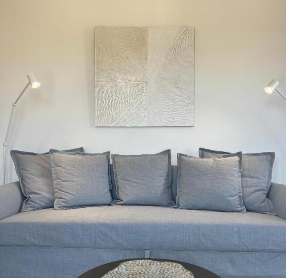 سوییت اجرایی, 4b B&b