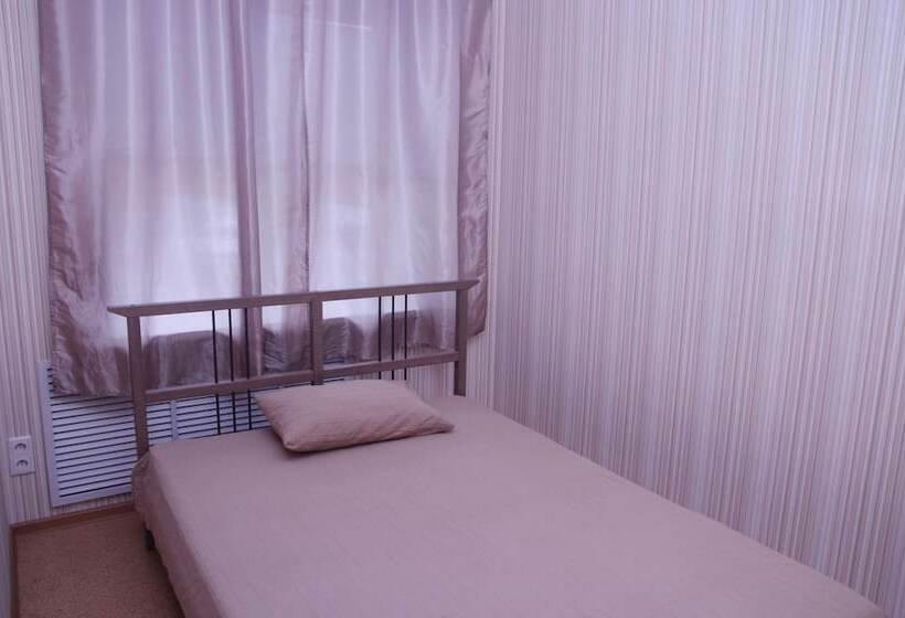 ファミリールーム, Adres Hostel