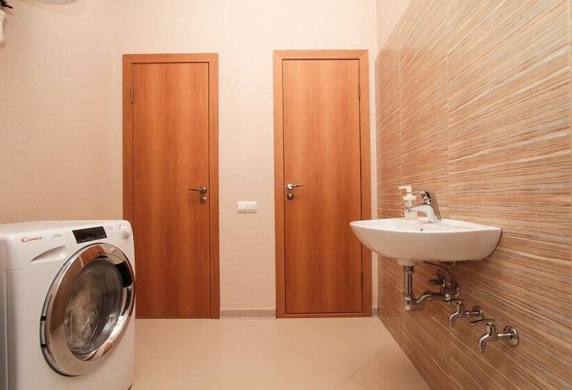 ルームシェアのワンベッド, Adres Hostel