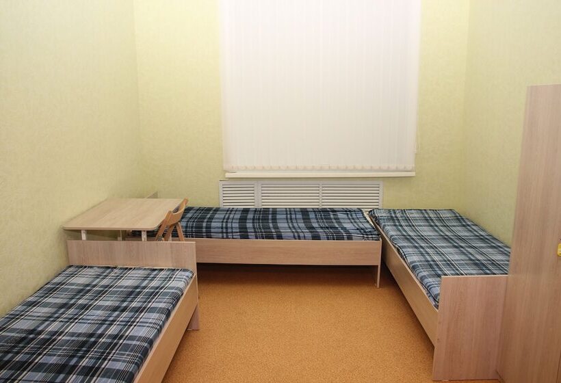 ルームシェアのワンベッド, Adres Hostel