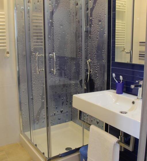 اتاق ساده سه نفره, B&b Appiddaveru