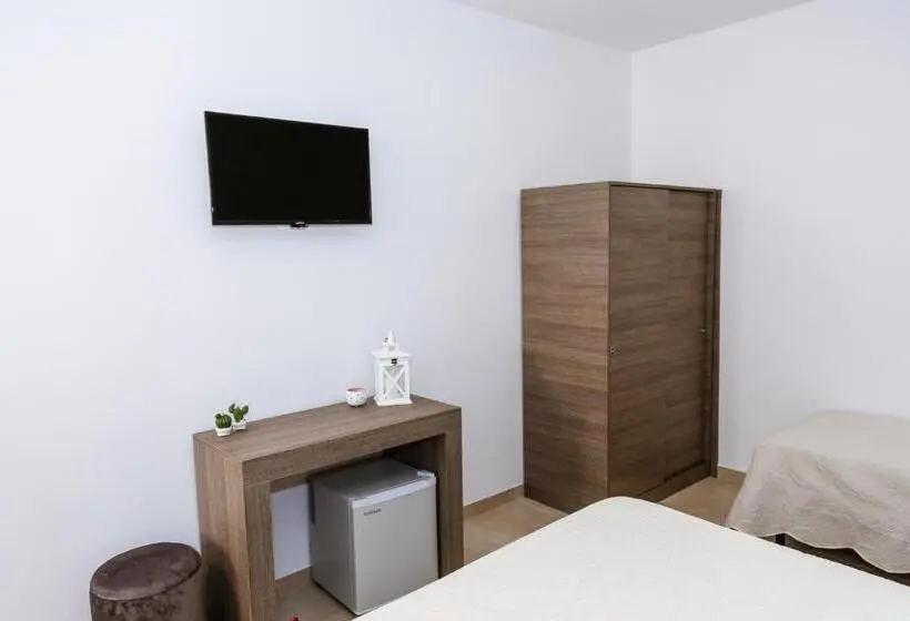 Standard Kolmen Hengen Huone, Il Lilium