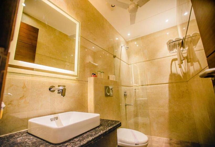 اتاق سوپریور, Ten Square, India