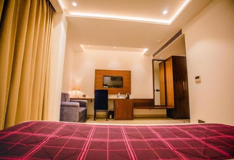 اتاق سوپریور, Ten Square, India