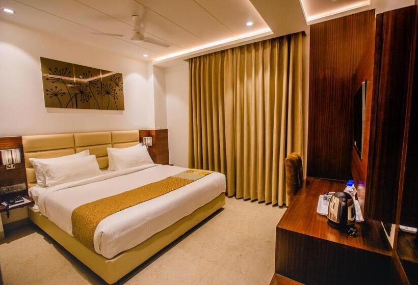 اتاق لوکس, Ten Square, India