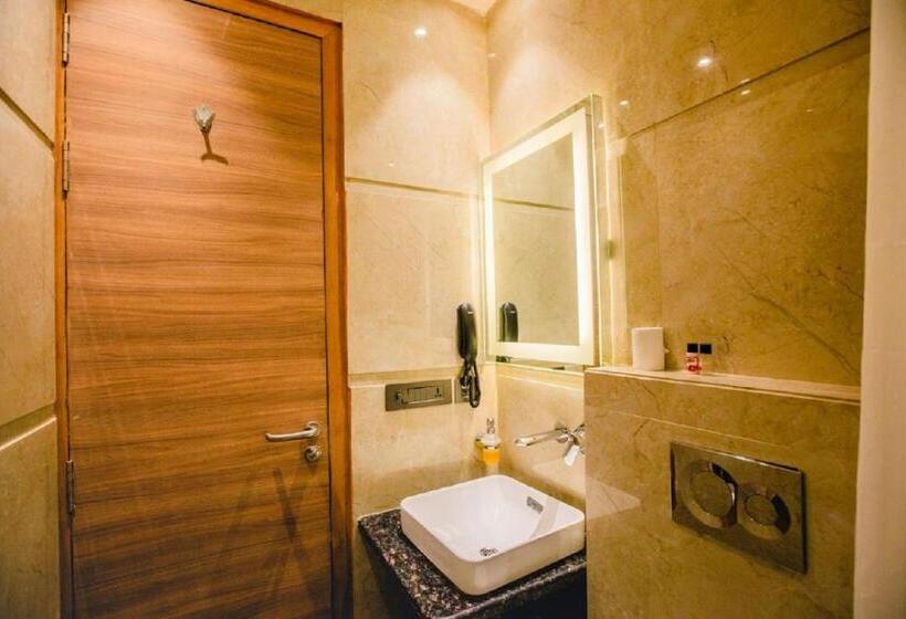 اتاق لوکس, Ten Square, India