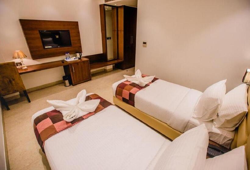 اتاق لوکس, Ten Square, India