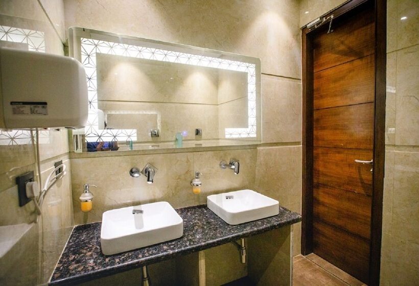 اتاق سوپریور, Ten Square, India