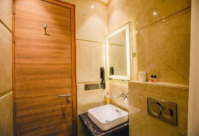 اتاق سوپریور, Ten Square, India