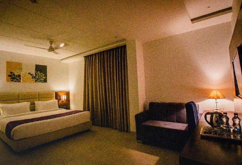 اتاق سوپریور, Ten Square, India