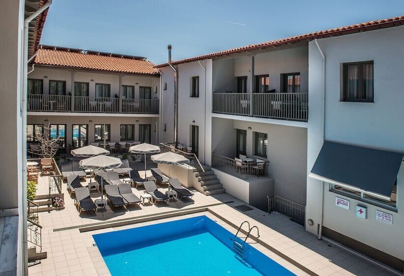 标准工作室带泳池景, Kiwi Apartments